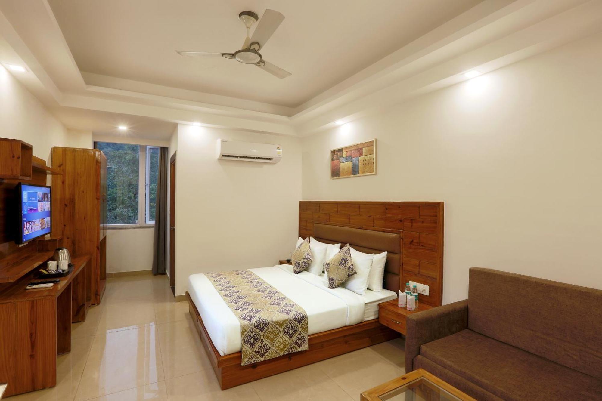 Luxury Near Igi Airport With Free Airport Transsfer New Delhi