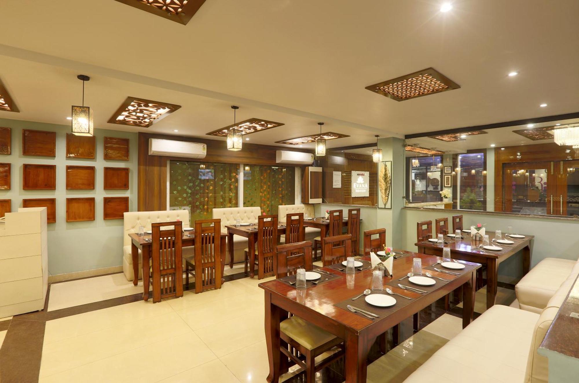 Hotel Luxury Near Igi Airport With Free Airport Transsfer