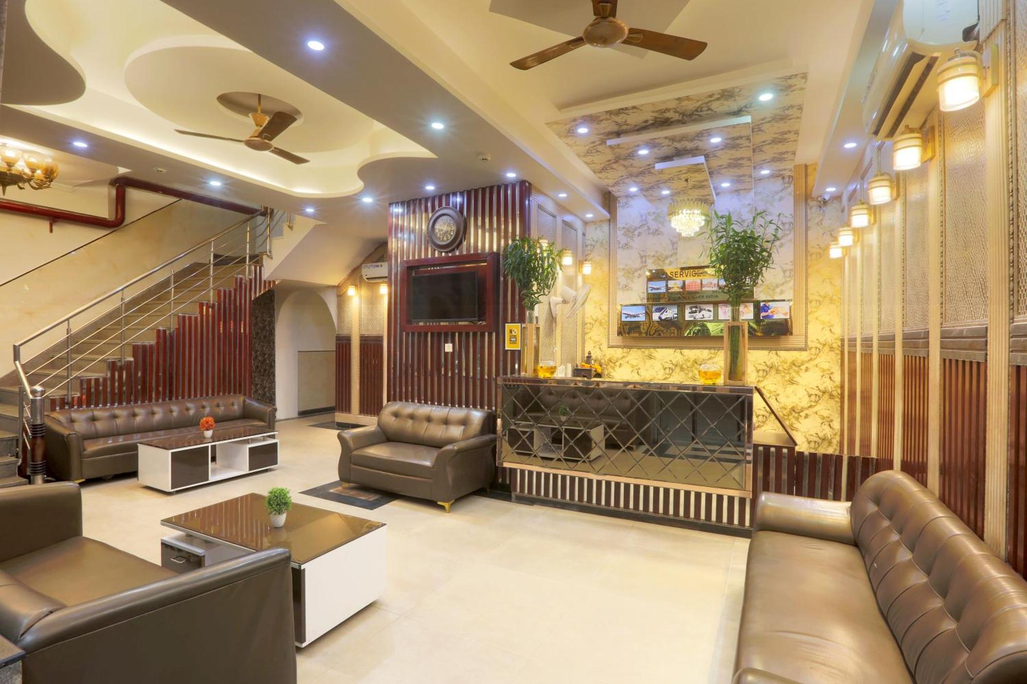 Luxury Near Igi Airport With Free Airport Transsfer 4* New Delhi